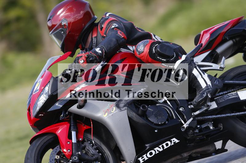 Archiv-2025/09 22.04.2025 Cornu Master School ADR/rot-rouge/42